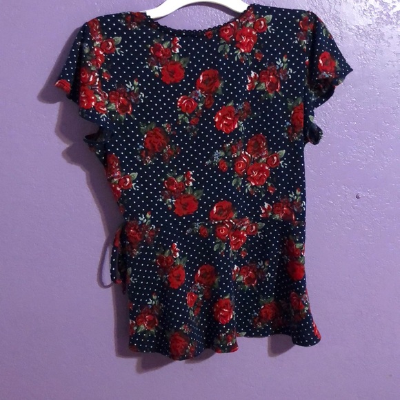 Woman’s Blouse - Picture 2 of 2